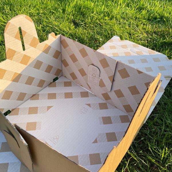 Faltbare Picknickbox aus Karton